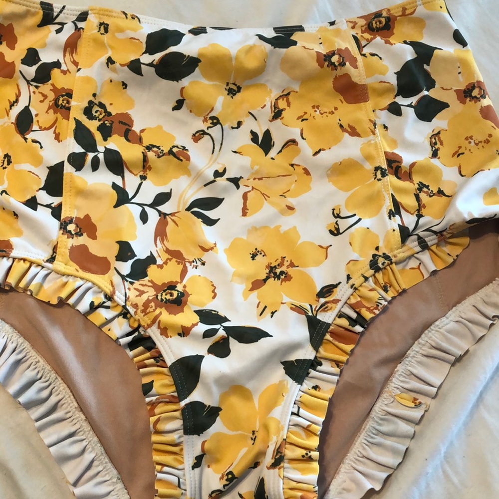 Kortni jeane bottoms medium